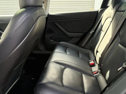 Used 2018 Tesla Model 3 Long Range RWD image 11