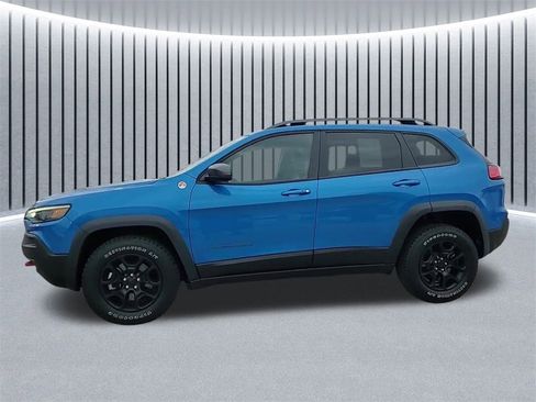 Used 2021 Jeep Cherokee Trailhawk image 6