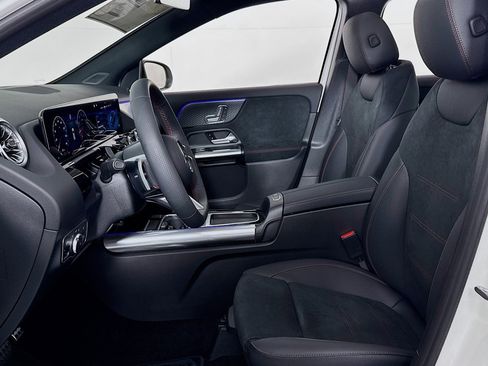 New 2026 Mercedes-Benz GLA 250 image 16