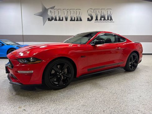 Used 2022 Ford Mustang GT Premium w/ Black Accent Package RWD image 1