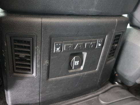 Used 2018 RAM 1500 Laramie w/ Convenience Group AWD/4WD image 37