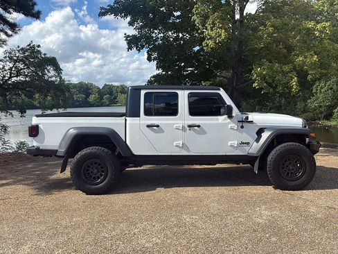 Used 2020 Jeep Gladiator Sport w/ Quick Order Package 24S AWD/4WD image 3