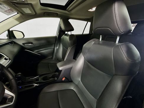 Certified 2022 Toyota Corolla Cross XLE image 20