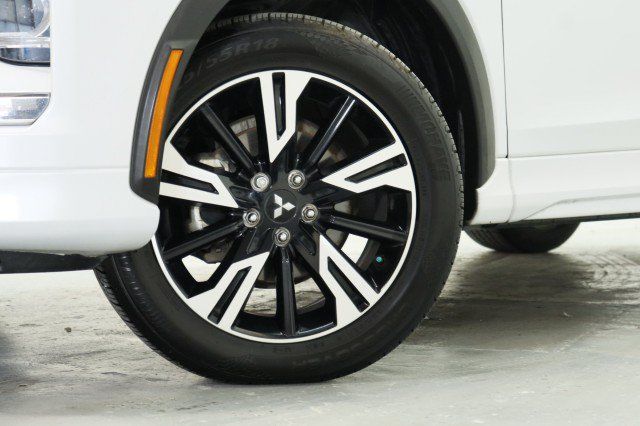 Used 2023 Mitsubishi Eclipse Cross SEL AWD/4WD image 3