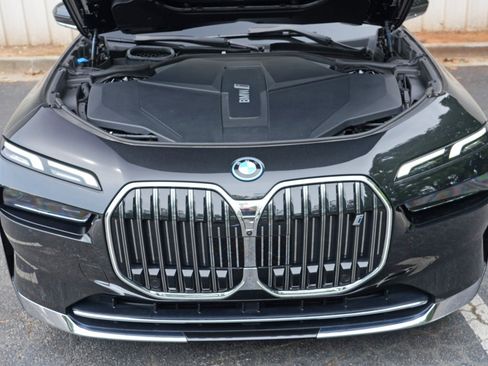 Used 2023 BMW i7 xDrive60 AWD/4WD image 8
