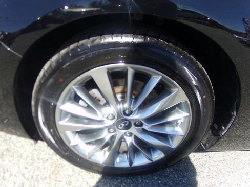 Used 2018 INFINITI Q50 Luxe w/ Essential Package (3.0T Luxe) image 15