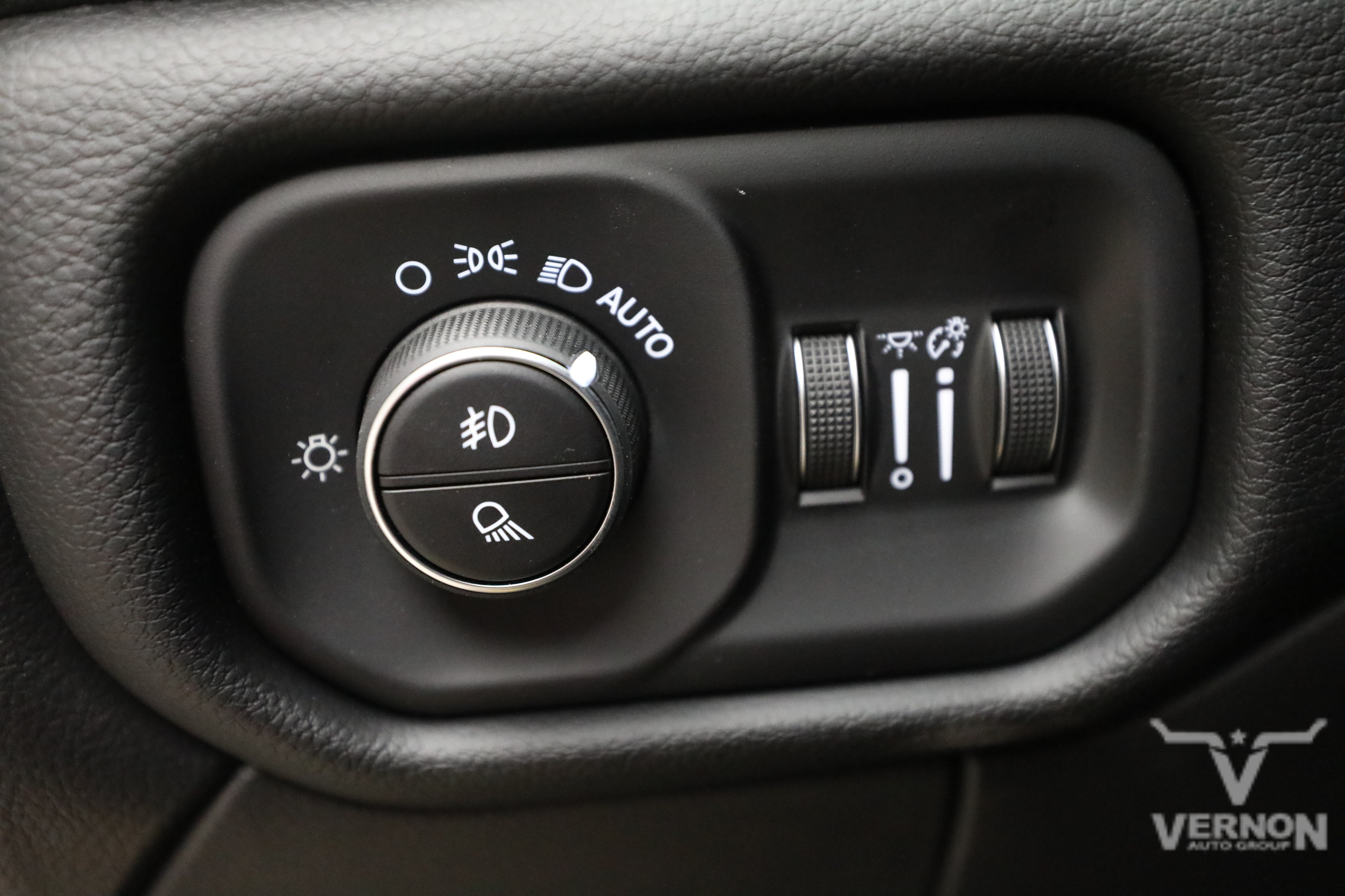 New 2027 RAM 3500 Laramie AWD/4WD image 15