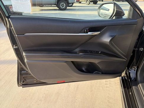 Used 2022 Toyota Camry SE w/ Audio Upgrade Package image 9