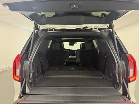 New 2026 Ford Expedition Platinum image 8