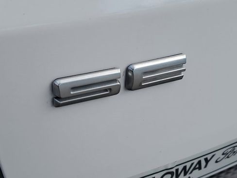 Certified 2022 Ford Escape SE image 10