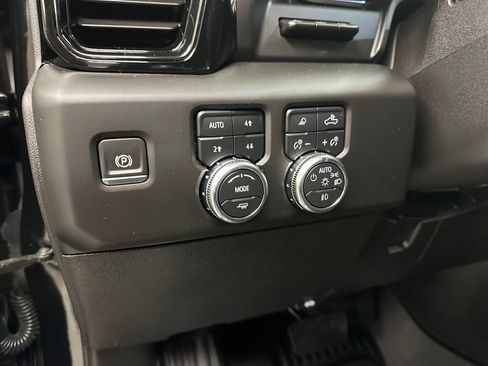 Used 2024 GMC Sierra 2500 AT4 w/ AT4 Premium Plus Package image 16