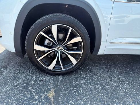 Used 2024 Volkswagen Atlas SEL Premium R-Line AWD/4WD image 29