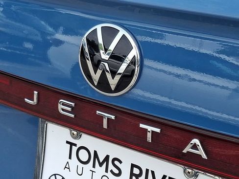Used 2025 Volkswagen Jetta SE FWD image 30