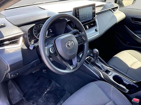 Used 2022 Toyota Corolla LE image 11