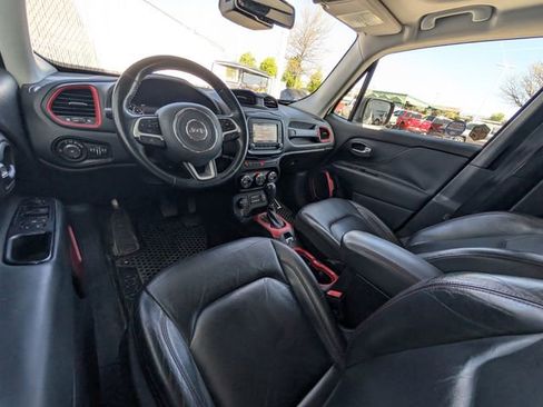 Used 2016 Jeep Renegade Trailhawk w/ Premium Trailhawk Package AWD/4WD image 7