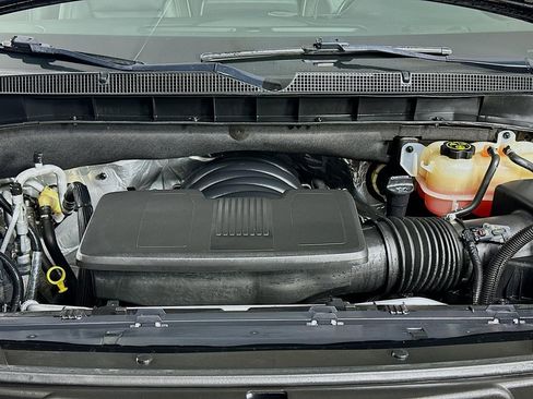 Used 2021 Chevrolet Suburban Premier image 43