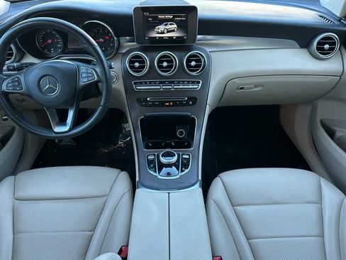Used 2019 Mercedes-Benz GLC 300 4MATIC image 17
