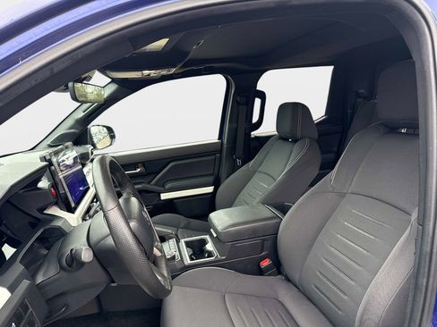 Used 2024 Toyota Tacoma TRD Sport w/ TRD Sport Upgrade Package image 18