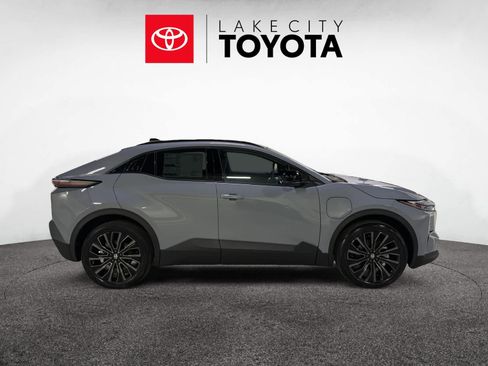 New 2026 Toyota C-HR image 7