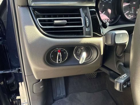 Used 2023 Porsche Macan Turbo image 24