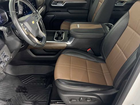 Used 2024 Chevrolet Silverado 2500 High Country w/ LPO, Dark Essentials Package AWD/4WD image 8