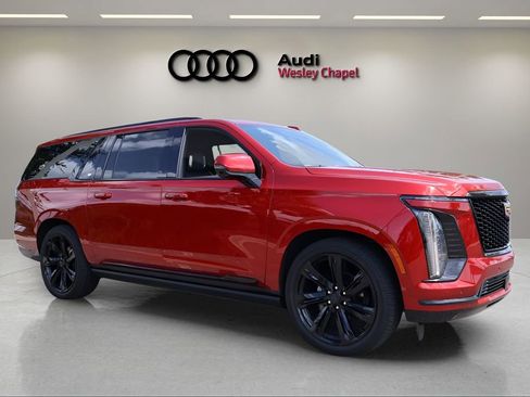 Used 2026 Cadillac Escalade ESV Platinum Sport w/ LPO, Floor Liner Package AWD/4WD image 7