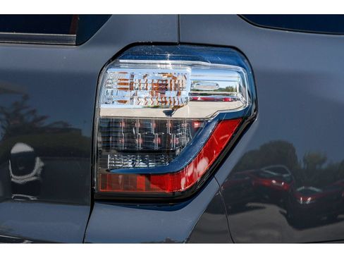 Used 2024 Toyota 4Runner Limited AWD/4WD image 9