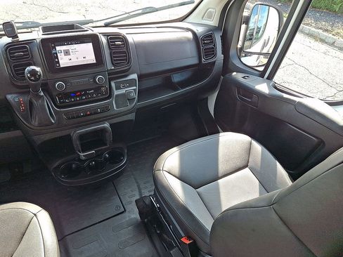 Used 2026 RAM ProMaster 2500 w/ Convenience Group FWD image 11
