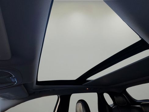 Used 2021 Jeep Cherokee Limited w/ Elite Package image 37