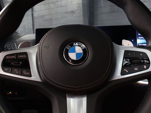 Used 2025 BMW X5 sDrive40i w/ M Sport Package RWD image 59