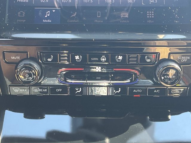Used 2024 Jeep Grand Cherokee L Summit w/ Advanced Protech Group IV AWD/4WD image 16