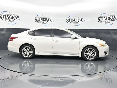 Used 2014 Nissan Altima 3.5 SL FWD image 10