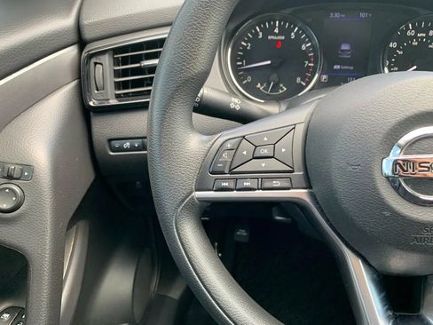 Used 2020 Nissan Rogue Sport S FWD image 15