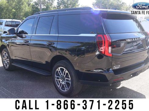 Used 2025 Ford Expedition Active AWD/4WD image 3