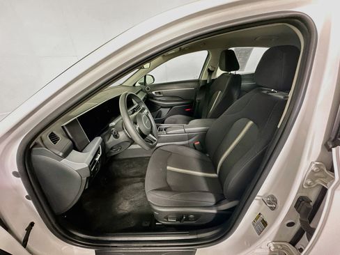 Used 2025 Hyundai Sonata SEL FWD image 13
