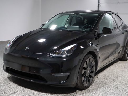 Used 2022 Tesla Model Y Performance image 26