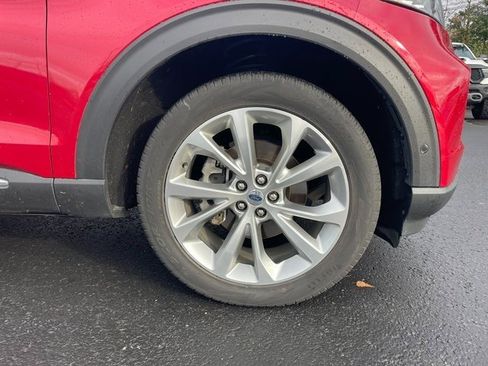 Certified 2021 Ford Explorer Platinum w/ Equipment Group 601A image 11