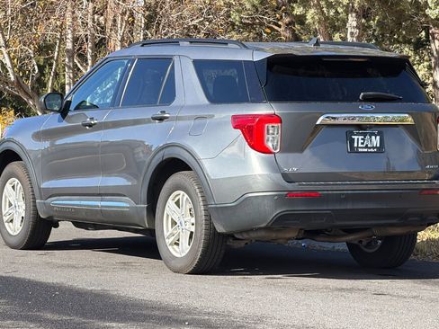 Used 2023 Ford Explorer XLT image 6