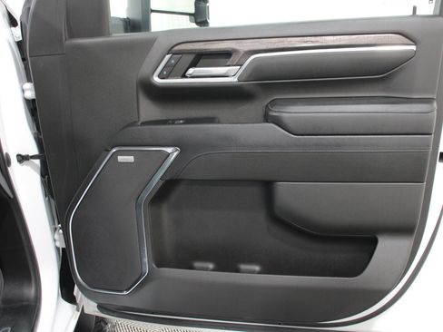 Used 2024 Chevrolet Silverado 2500 LTZ w/ LTZ Convenience Package AWD/4WD image 28
