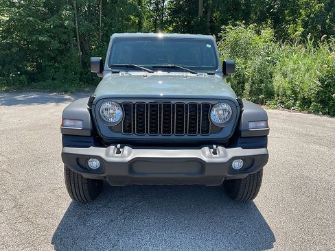 Used 2026 Jeep Wrangler Unlimited Sport AWD/4WD image 2