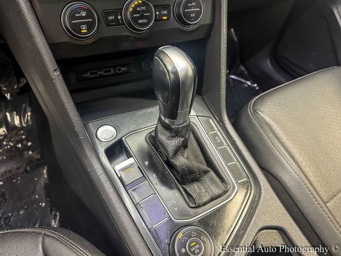 Used 2019 Volkswagen Tiguan SE w/ Panoramic Sunroof Package AWD/4WD image 19
