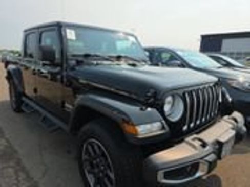 Used 2020 Jeep Gladiator Overland AWD/4WD image 2