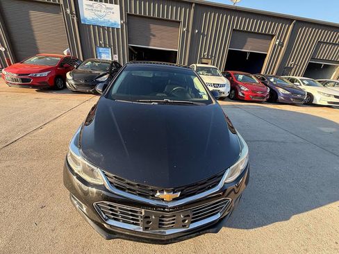Used 2017 Chevrolet Cruze LS image 20