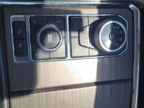 Used 2024 Ford Expedition Limited image 9