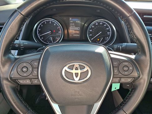 Used 2020 Toyota Camry SE w/ Blackout Package FWD image 20