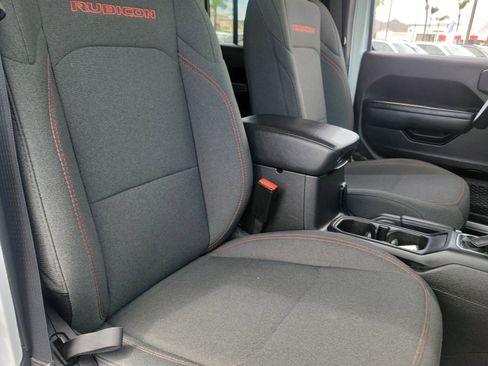 Used 2025 Jeep Wrangler Unlimited Rubicon image 23