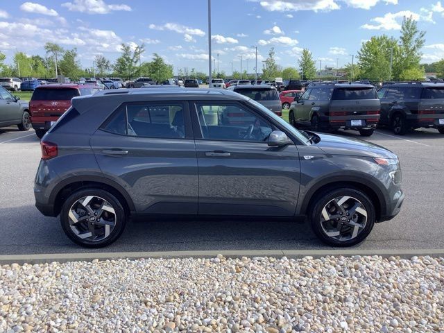 Used 2026 Hyundai Venue SEL FWD image 38