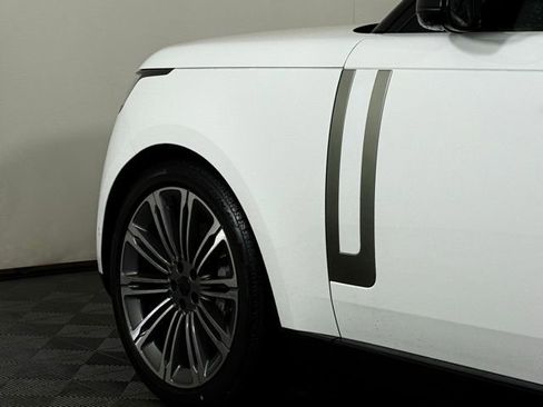 New 2026 Land Rover Range Rover Long Wheelbase SE image 13