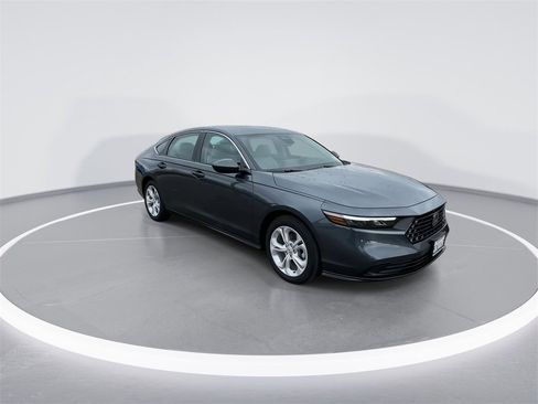 Used 2025 Honda Accord LX image 2