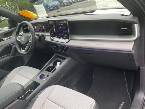 New 2026 Volkswagen Tiguan SE R-Line AWD/4WD image 10